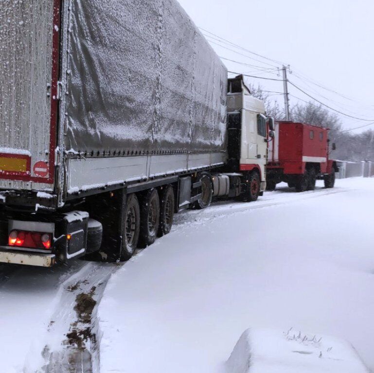 Житомирська область: упродовж доби рятувальники тричі допомагали населенню на дорогах
