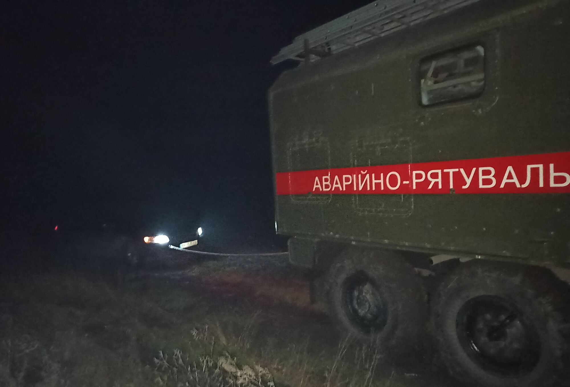 Кіровоградська область: рятувальники надали допомогу водіям по буксируванню їх автомобілів зі складних ділянок доріг