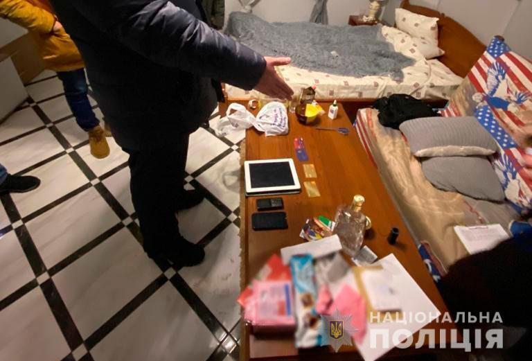 На Полтавщині поліція викрила жителя Київської області у викраденні коштів з банківських карт за допомогою «скімінгових пристроїв»