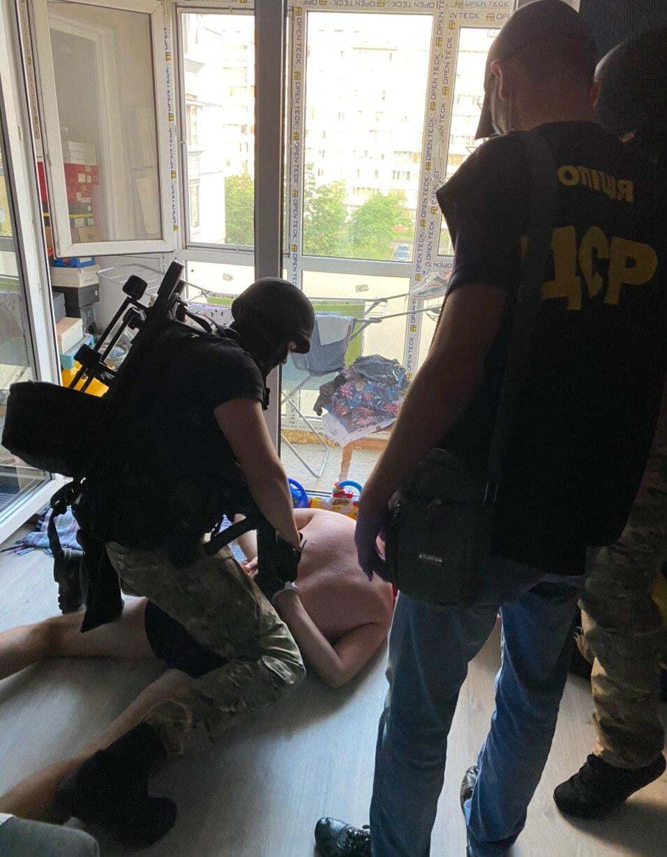 Поліцейські Київщини завершили слідство у справі злочинної організації, яка «спеціалізувалася» на викраденні людей для заволодіння їхніми квартирами