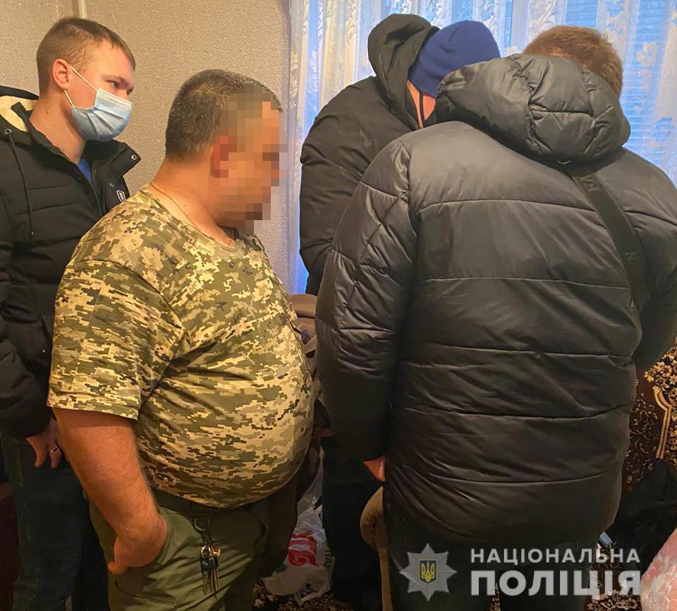 Миколаївські поліцейські викрили керівництво виправної колонії у системному хабарництві