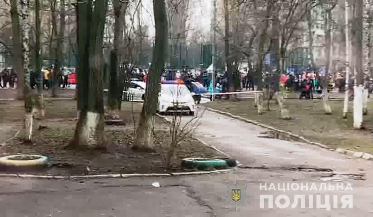 Одеські поліцейські перевіряють інформацію про замінування школи у Суворовському районі (ОНОВЛЕНО, ДОДАНО ВІДЕО)