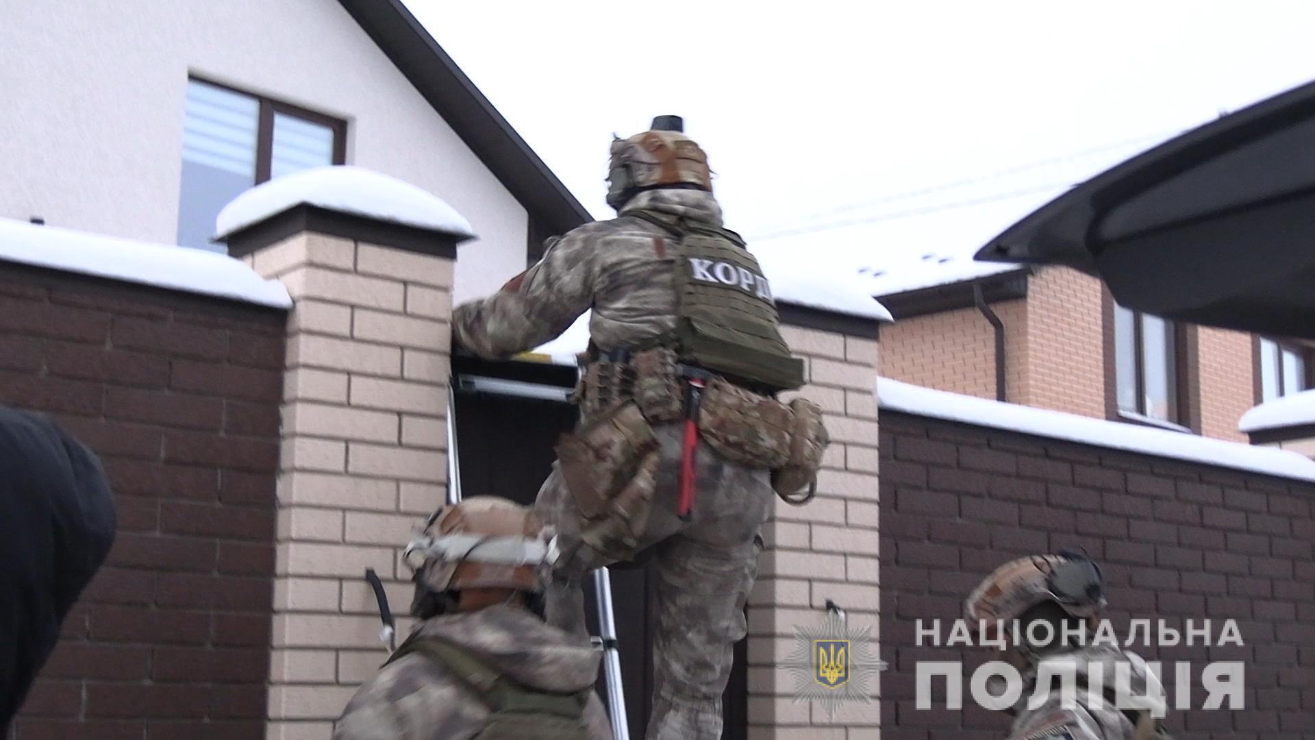 У Вінниці оголошено про підозру членам стійкого злочинного угруповання, які вимагали кошти у підприємця