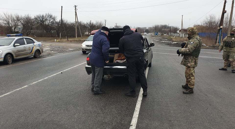 На Луганщині правоохоронці зі складу ООС провели профілактичне відпрацювання смт Новоайдар