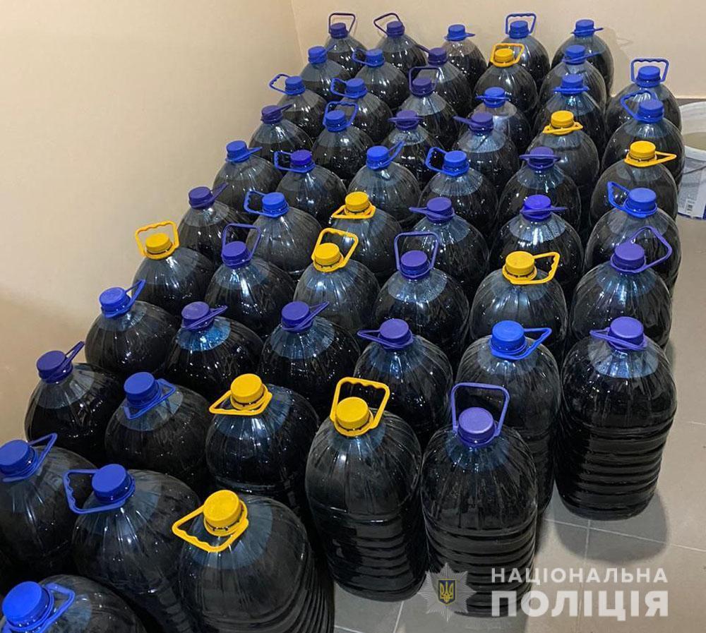 На Донеччині поліція перекрила канал постачання фальсифікованого алкоголю
