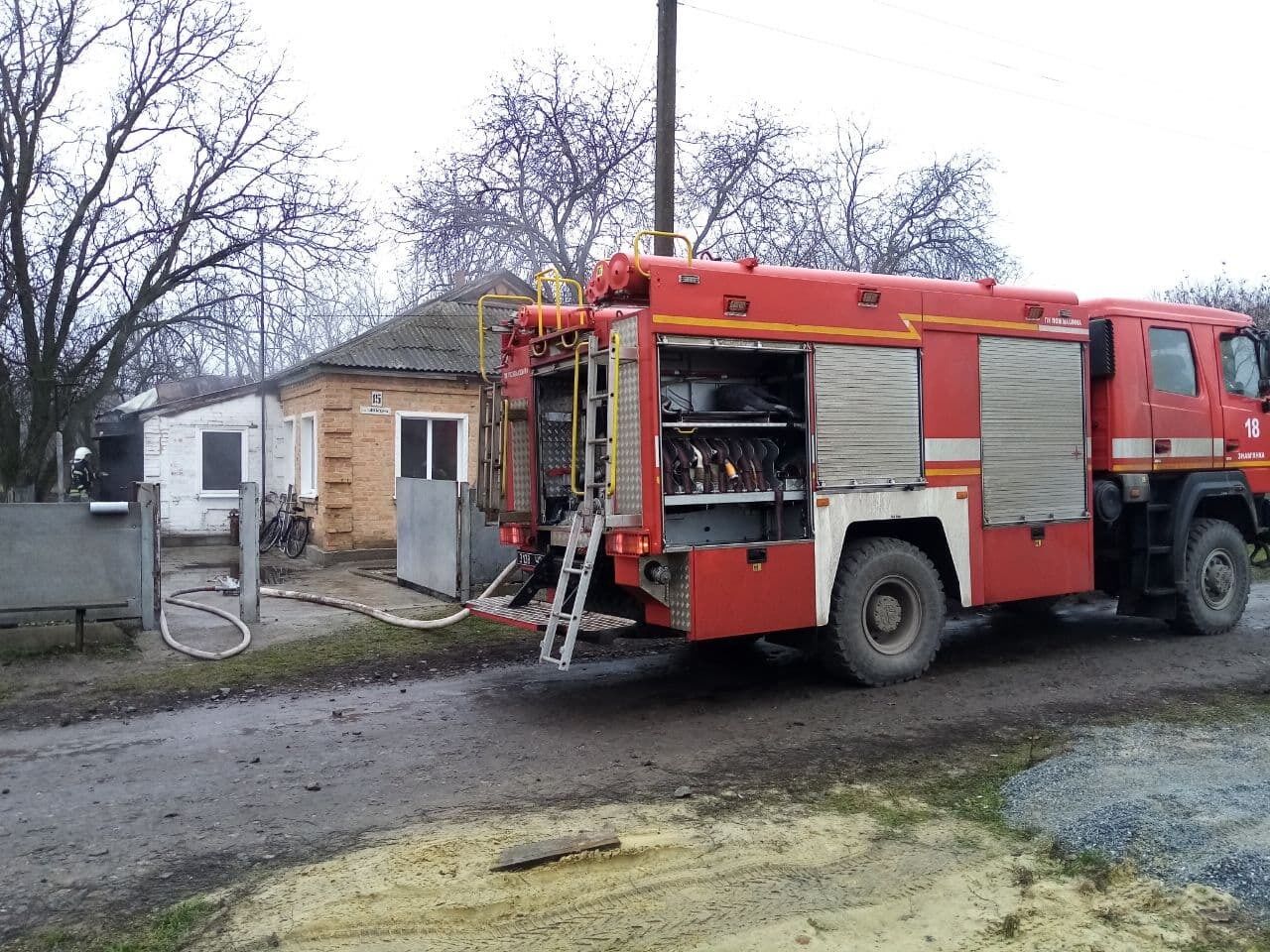 Кіровоградська область: під час гасіння пожежі у житловому будинку рятувальники виявили тіло загиблої жінки