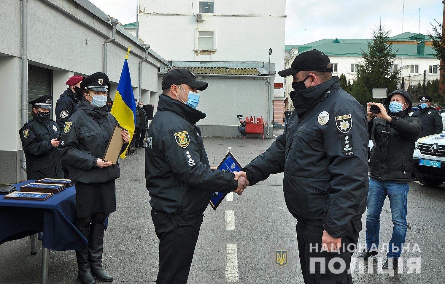 Автопарк поліції Полтавщини поповнився 12-ма новими службовими автомобілями «Renault Duster»