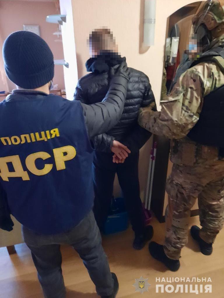 Поліцейські затримали ще одного учасника розбійного нападу на офіс підприємства в Харкові