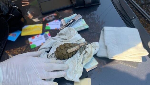 У Києві знешкодили банду грабіжників, які підмішували жертвам «ліки» в алкоголь