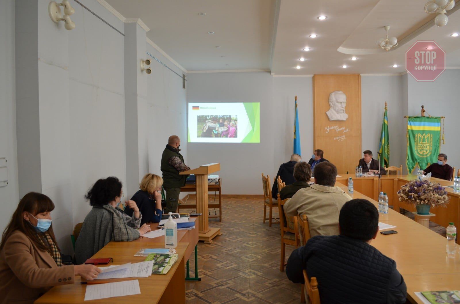 У Львові за круглим столом обговорили програму викладання мисливствознавства для підлітків Фото: соціальні мережі