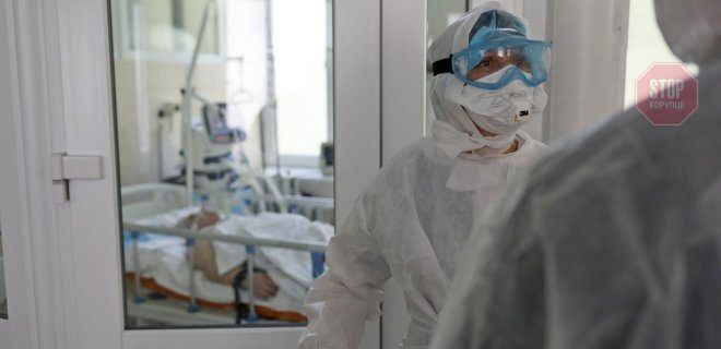  Уже протягом трьох днів лікарі Львова рятують жінку, уся сім'я якої виступала проти вакцинації