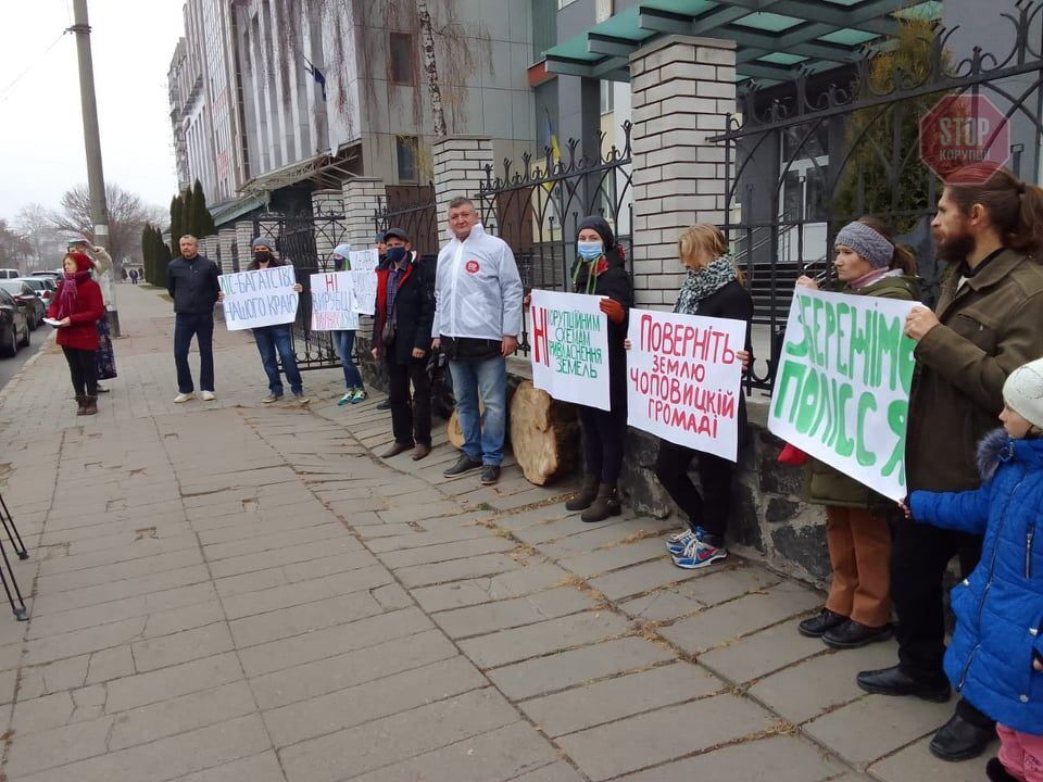 Жителі Житомирщини вимагають зупинити вирубку лісу в Коростенському районі Фото: СтопКор