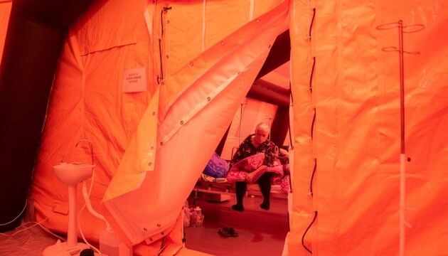 Мобільний шпиталь для COVID-хворих у Каховці заповнений майже на 50%