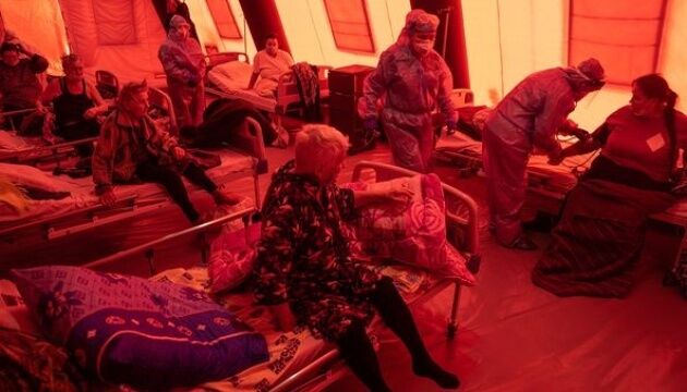 Мобільний шпиталь для COVID-хворих у Каховці заповнений майже на 50%