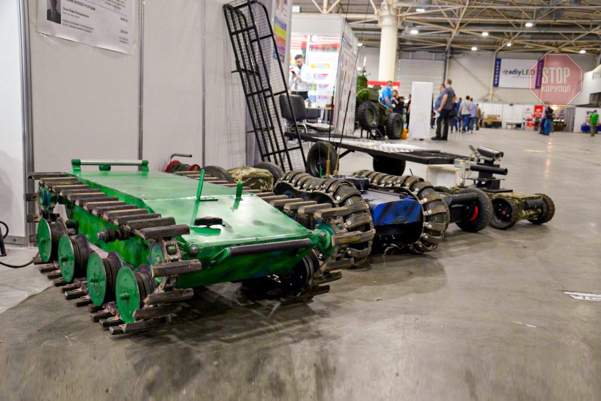 Прототипи бойових роботів, яких виготовятимуть в Україні Фото: Укроборонпром