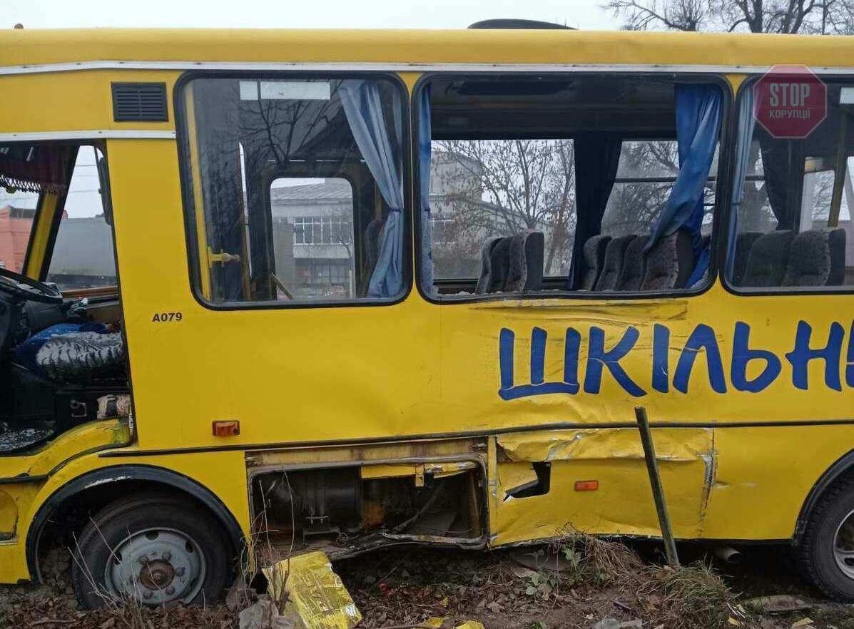  У Львівській області в ДТП потрапив шкільний автобус Фото: Нацполіція