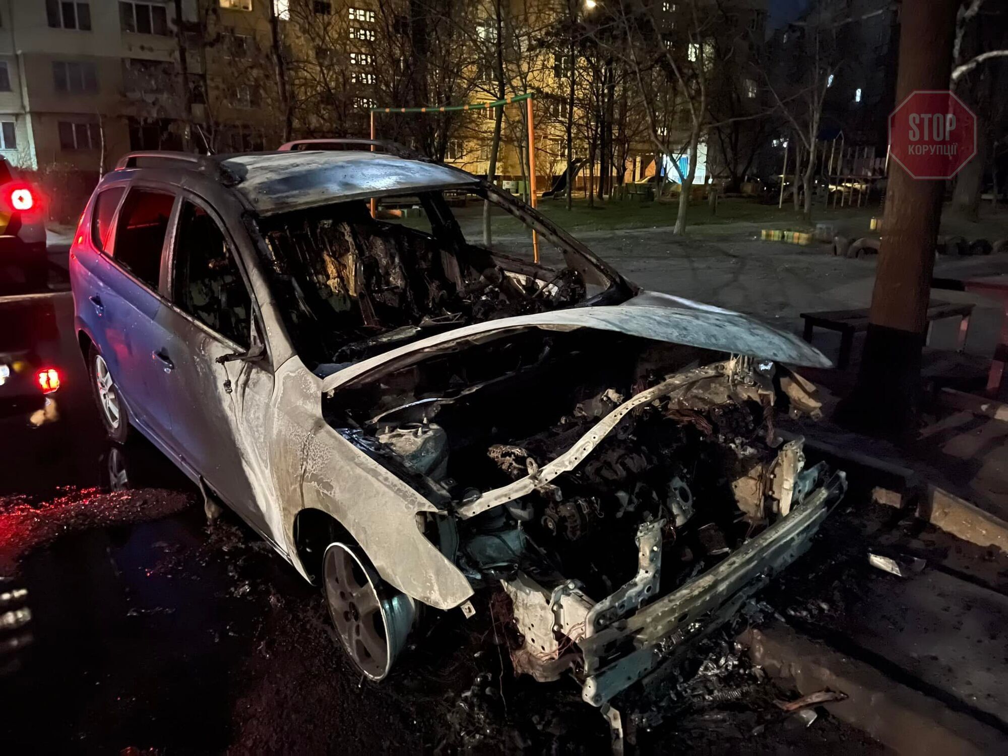 У Кам'янському активісту Ігорю Ількову спалили авто Фото: соціальні мережі