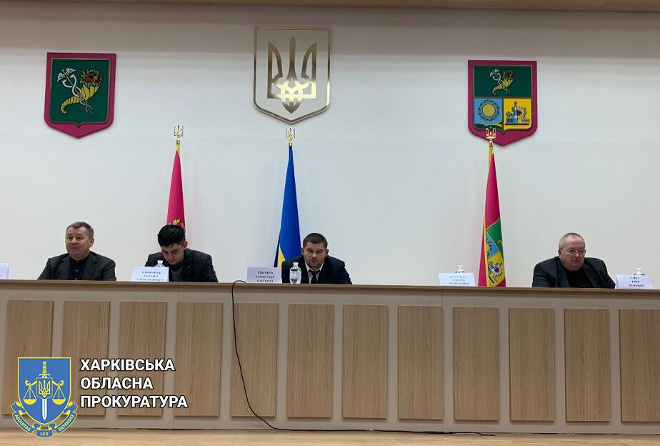 У Харківській окружній прокуратурі Харківської області відбулась спільна нарада щодо безпеки дорожнього руху та експлуатації транспорту (ФОТО)