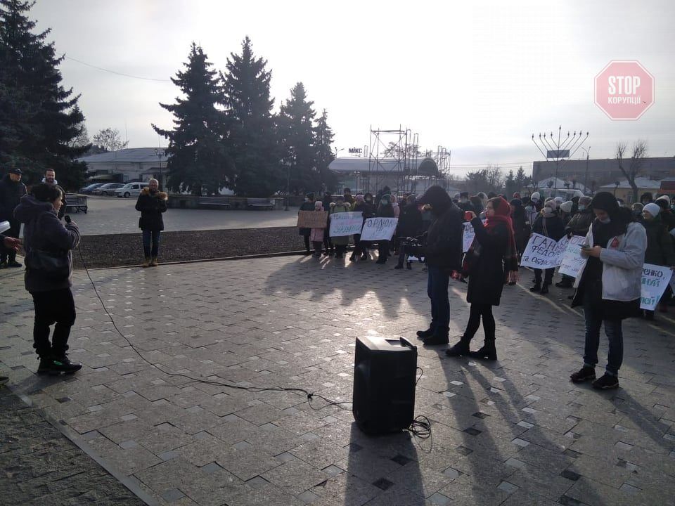  Батьків ліцеїстів у Бердичеві підтримали спортсмени та депутати Фото: СтопКор