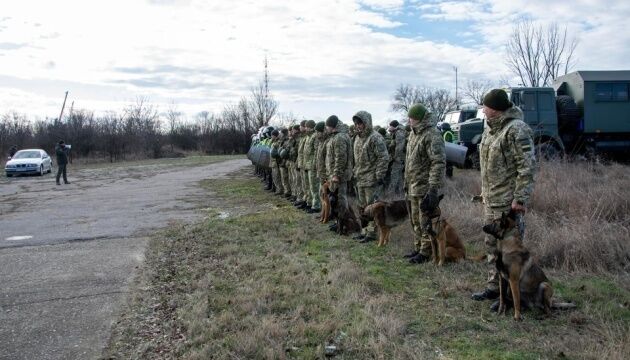 Силовики тренувалися стримувати нелегалів, які штурмують кордон