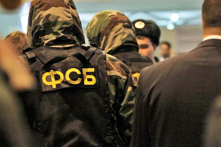  У Росії повідомляють, що ФСБ затримала трьох агентів української розвідки