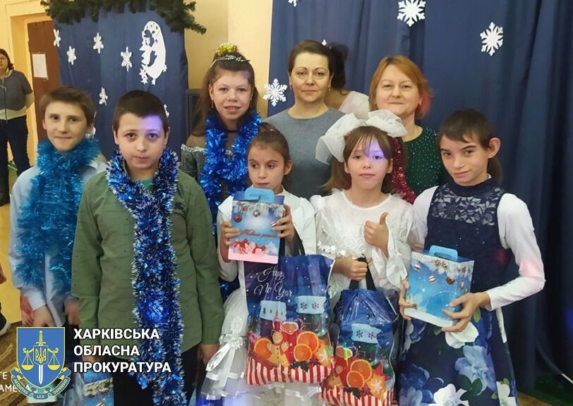 Прокурори привітали учнів Богодухівської спеціальної школи з Днем святого Миколая (ФОТО)
