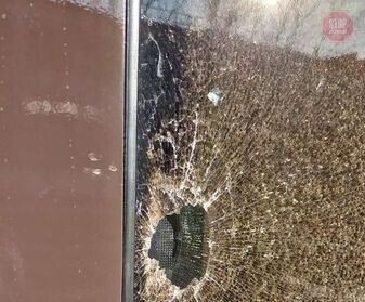 В результаті хуліганських дій пошкоджено вікно Фото: Укрзалізниця