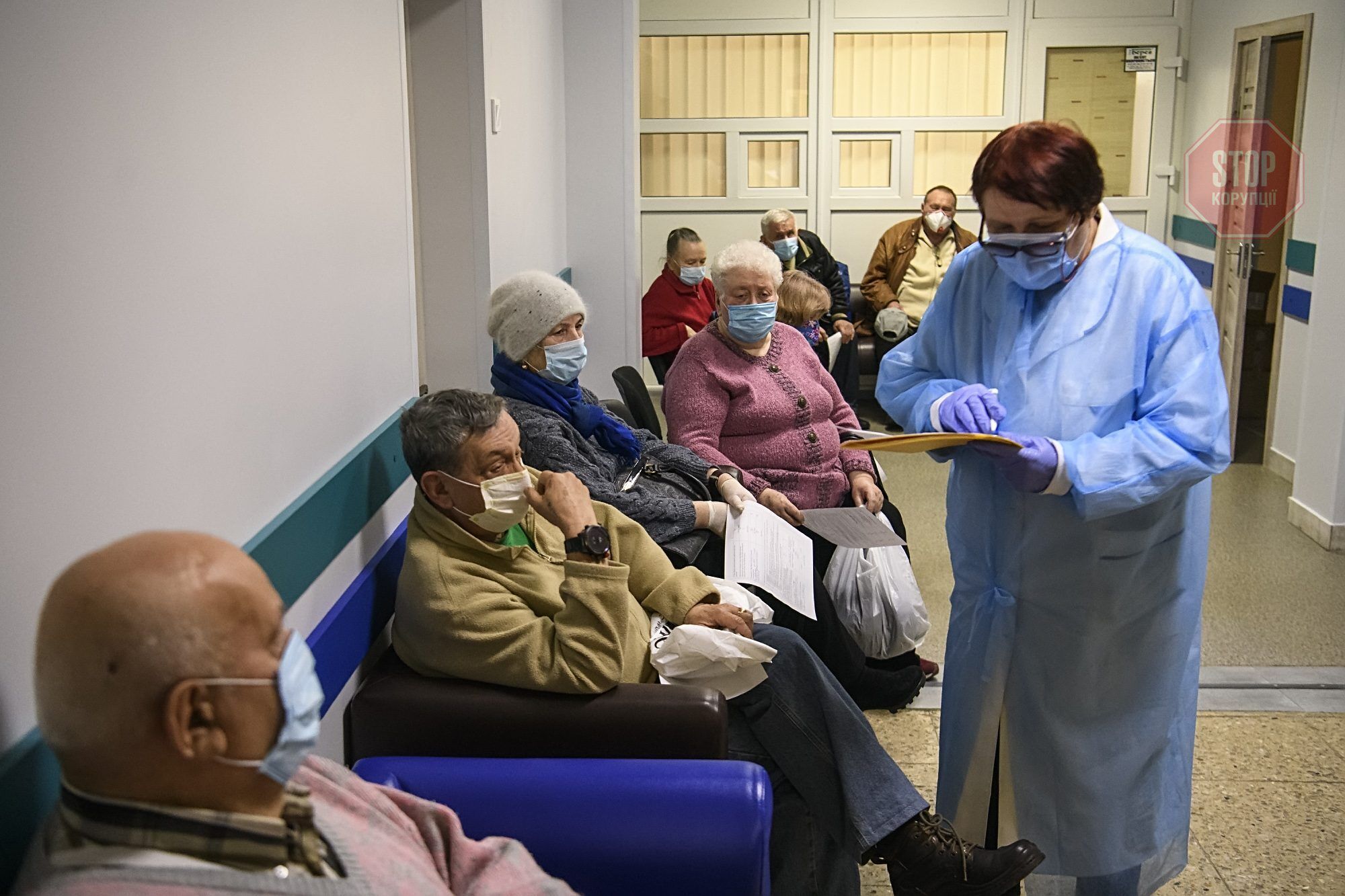  В Україні рекомендували бустерне щеплення для людей старше 60 років Фото: reporters.media