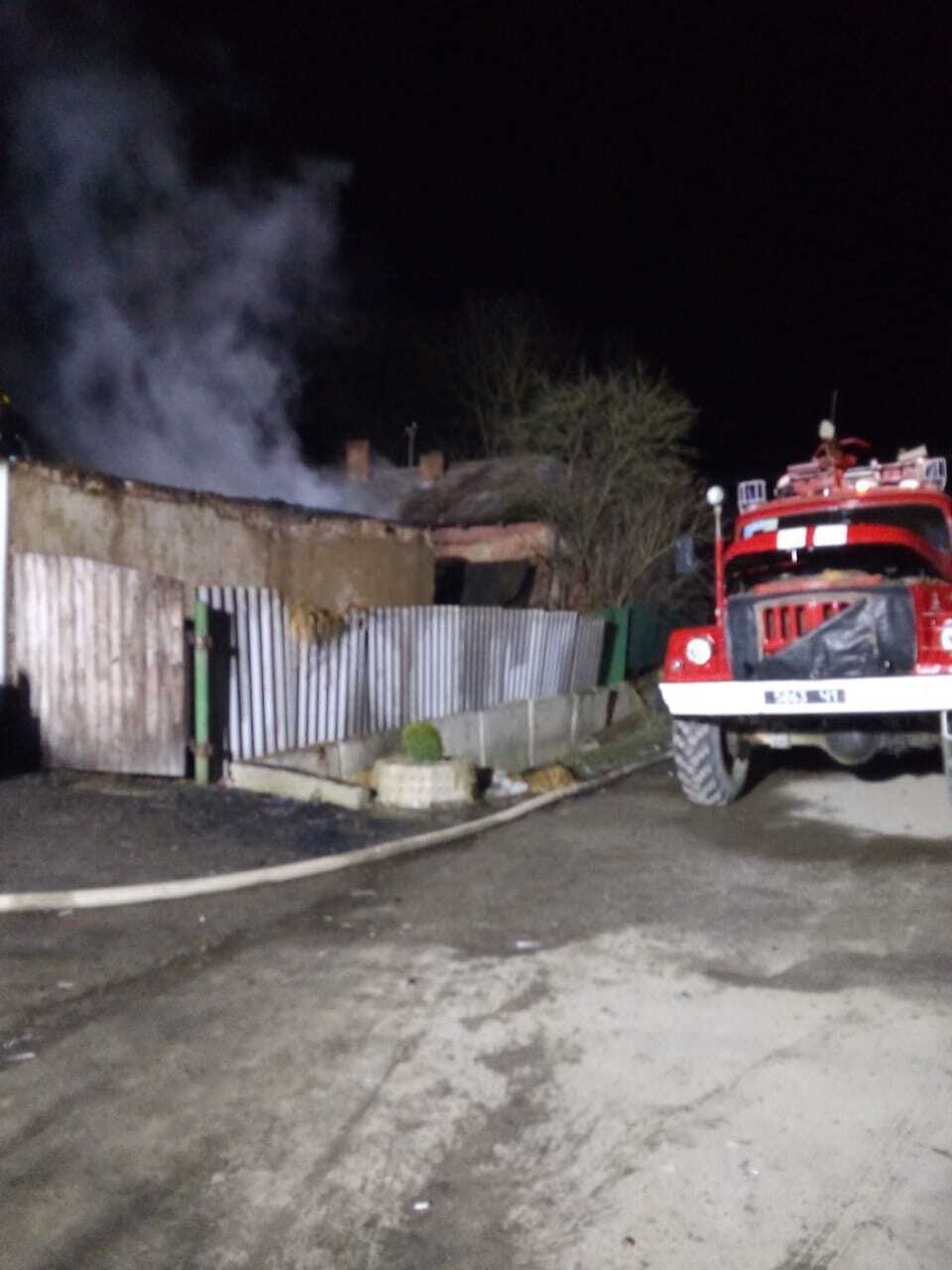 Івано-Франківська область: рятувальники ліквідовували пожежу господарської будівлі