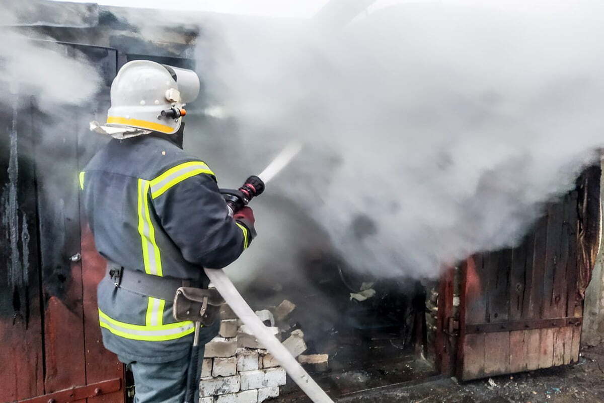Дніпропетровська область: рятувальники ліквідували пожежу в гаражі