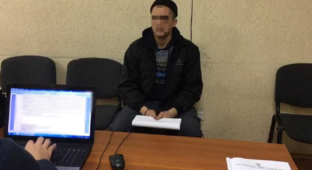 Поліцейські Одещини затримали двох чоловіків за розбійний напад на АЗС