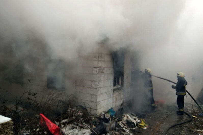 м. Дніпро: надзвичайники ліквідували пожежу у приватному будинку