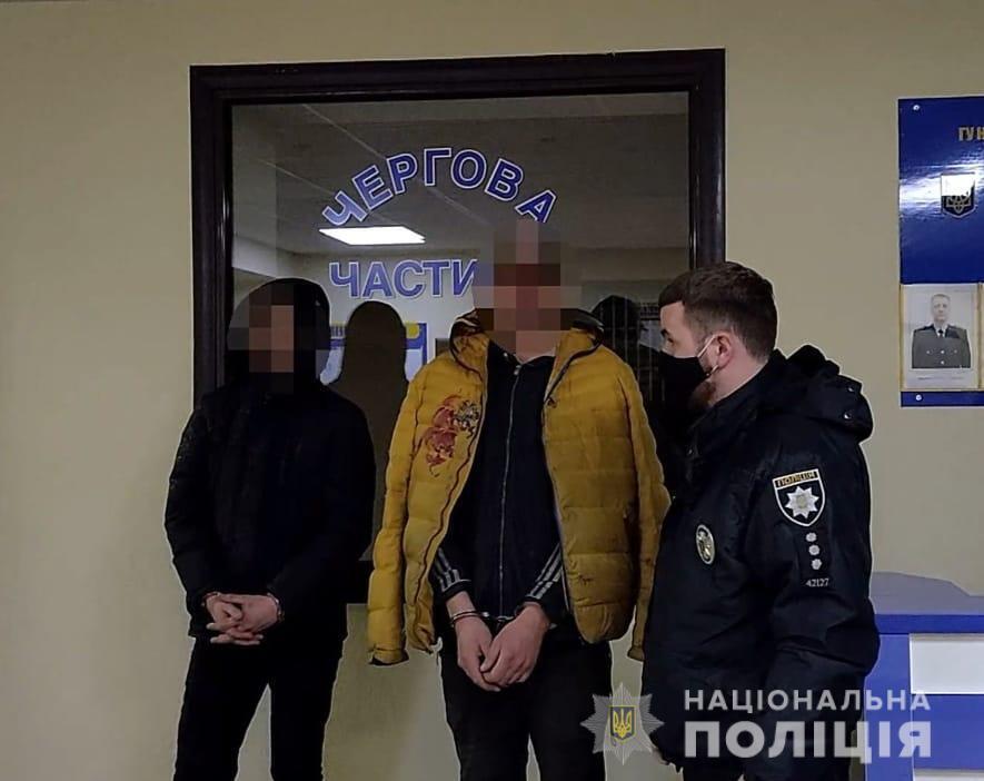 Поліцейські оперативно затримали одесита, який пограбував у Чорноморську агентство нерухомості