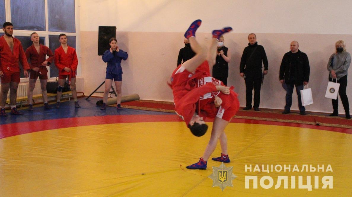 За сприяння керівництва місцевої поліції та влади у жителів Подільска на Одещині з’явилася можливість займатися спортивним та бойовим самбо