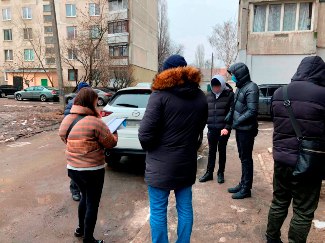 Детективи Харківщини припинили протиправну діяльність групи, яка підробляла медичні довідки