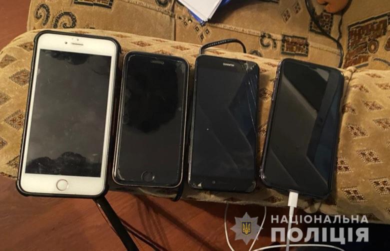 У Києві правоохоронці викрили злочинну діяльність жінки, яка організувала міжнародний канал торгівлі людьми