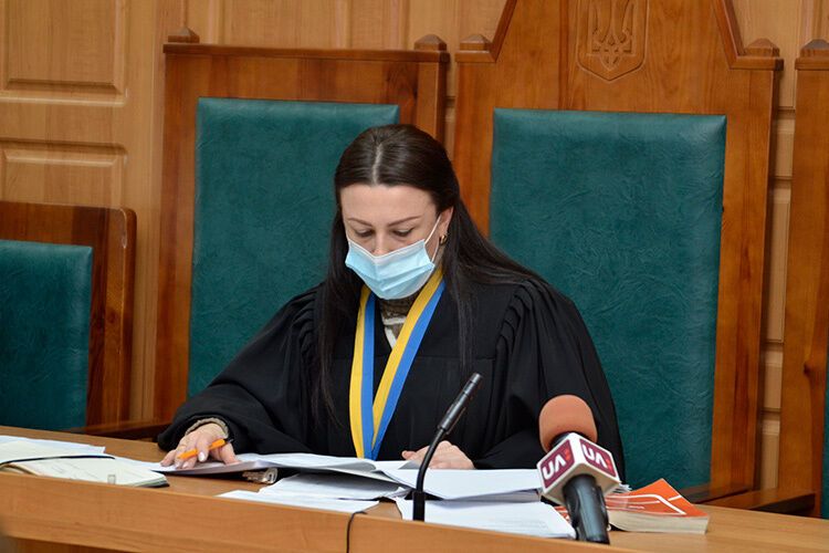 Чоловіка, який стріляв по дітях в Тернополі, взяли під варту одразу у залі суду