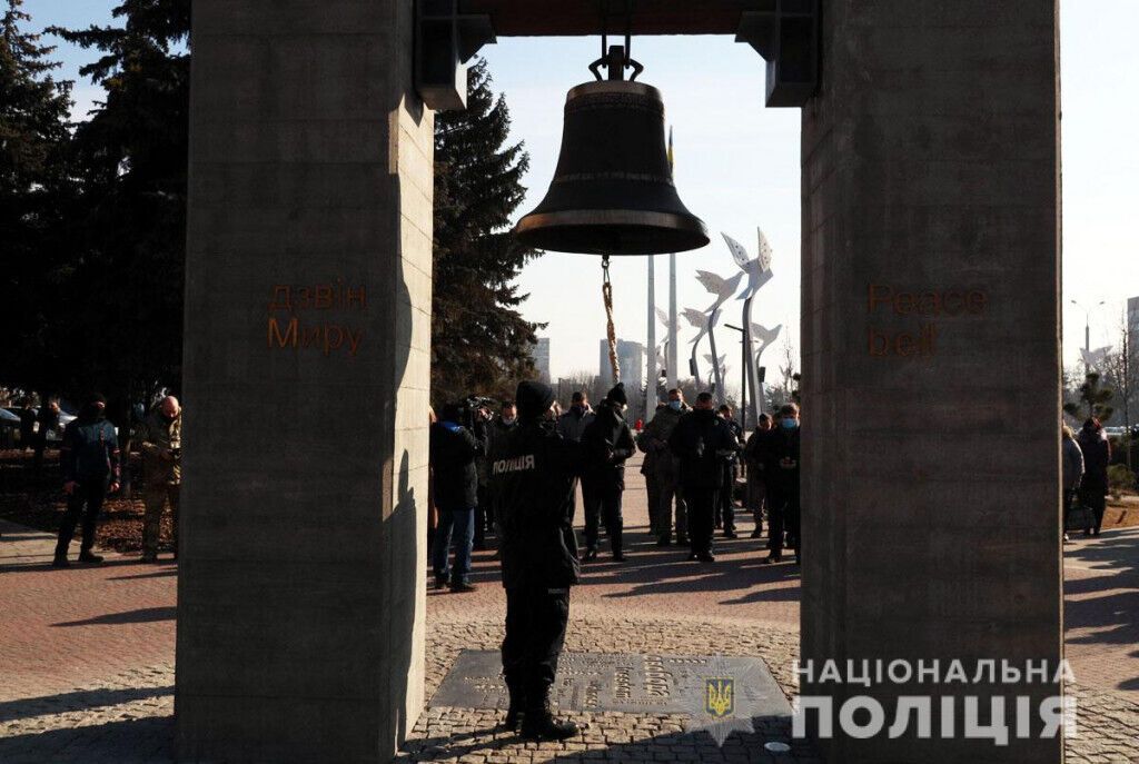 Поліція Донеччини вшанувала пам’ять Героїв Небесної Сотні