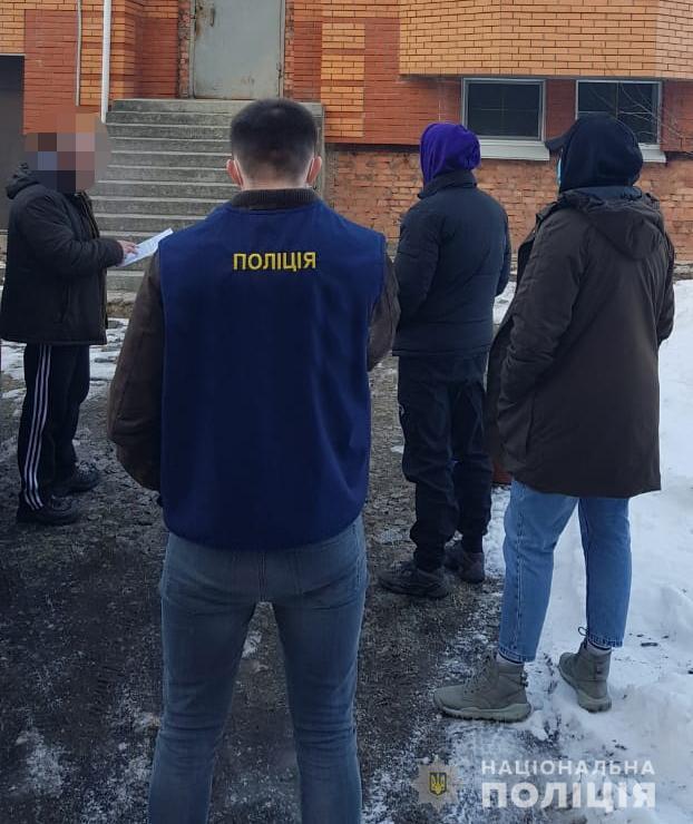 На Житомирщині поліцейські викрили злочинну групу у викраденні та відмиванні 14 млн гривень