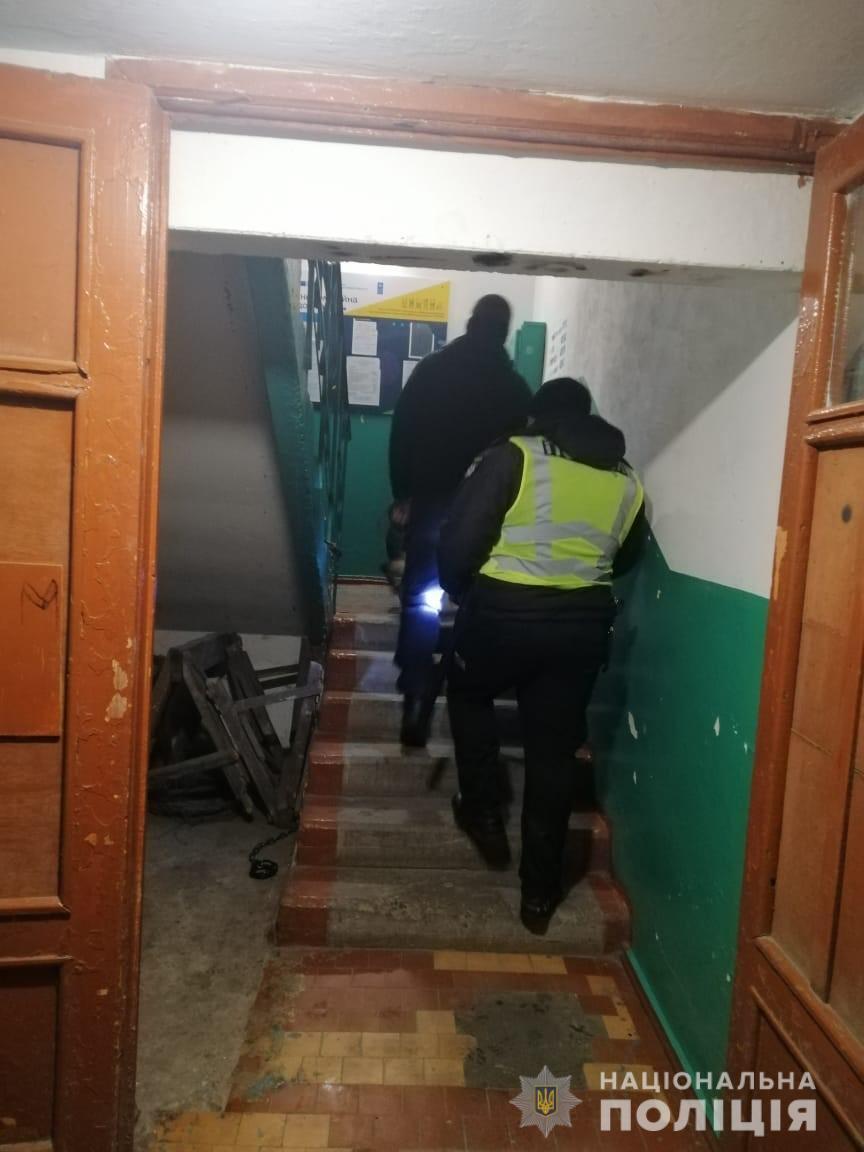 На Херсонщині поліцейські встановили псевдомінера багатоповерхівки