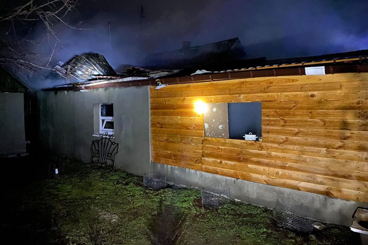 Дніпропетровська область: вогнеборці ліквідували пожежу у приватному секторі