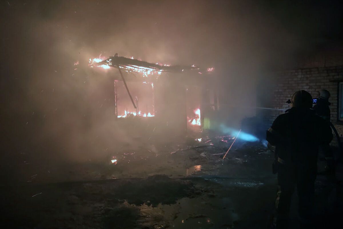 Дніпропетровська область: вогнеборці ліквідували пожежу в приватному домоволодінню