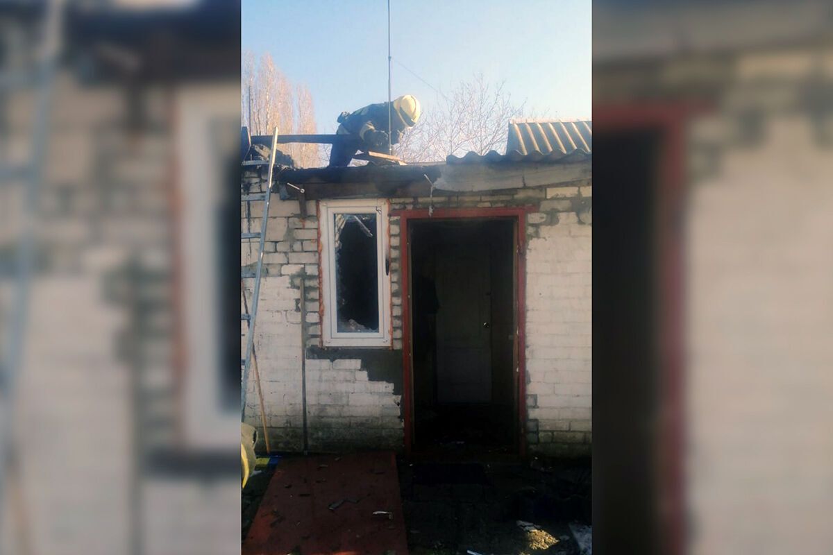 м. Дніпро: вогнеборці ліквідували пожежу в приватному секторі