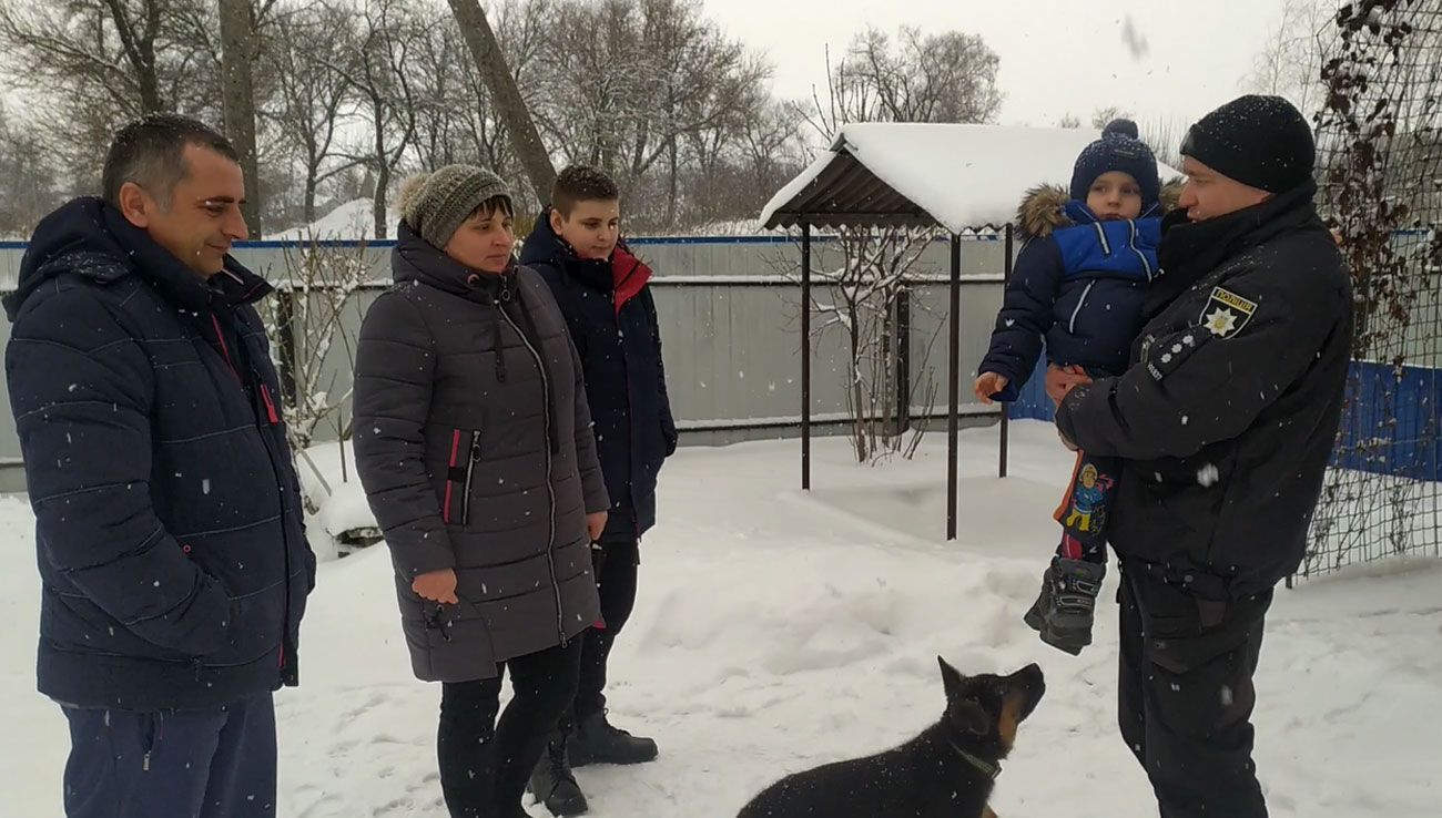 На Полтавщині поліцейський врятував життя родині з Лубенського району, яка провалилася під лід
