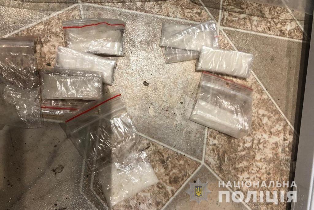 Оперативники затримали двох іноземців, які розповсюджували наркотики та психотропи в Одесі