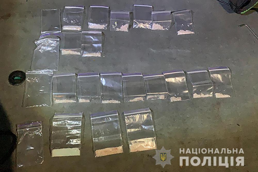 На Полтавщині поліція затримала дилера під час збуту метамфетаміну