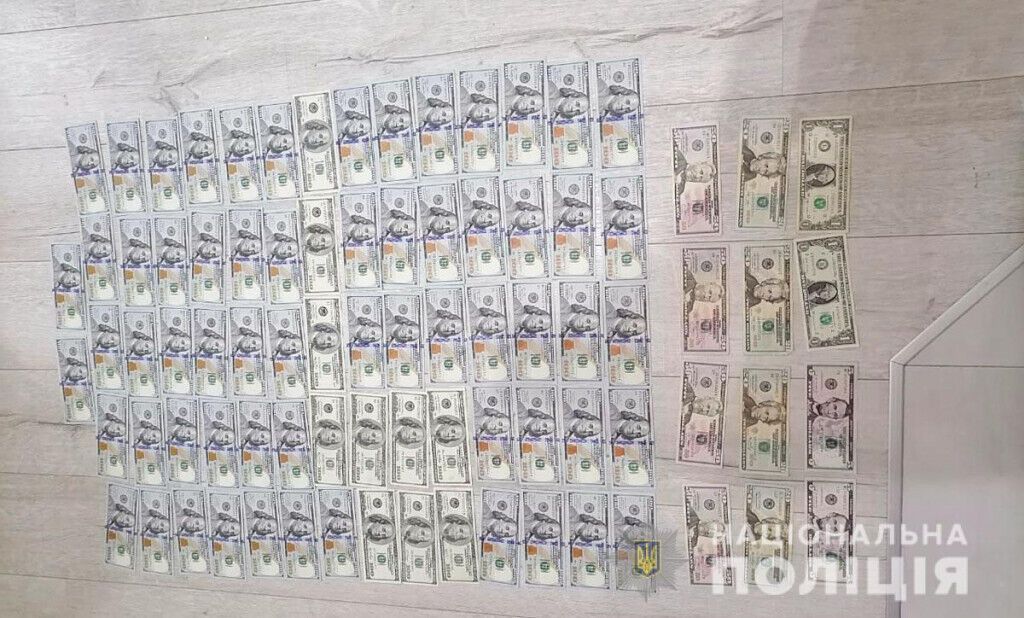 Правоохоронці Донеччини викрили міжрегіональне підприємство з виготовлення підроблених паспортів ЄС (ВІДЕО)