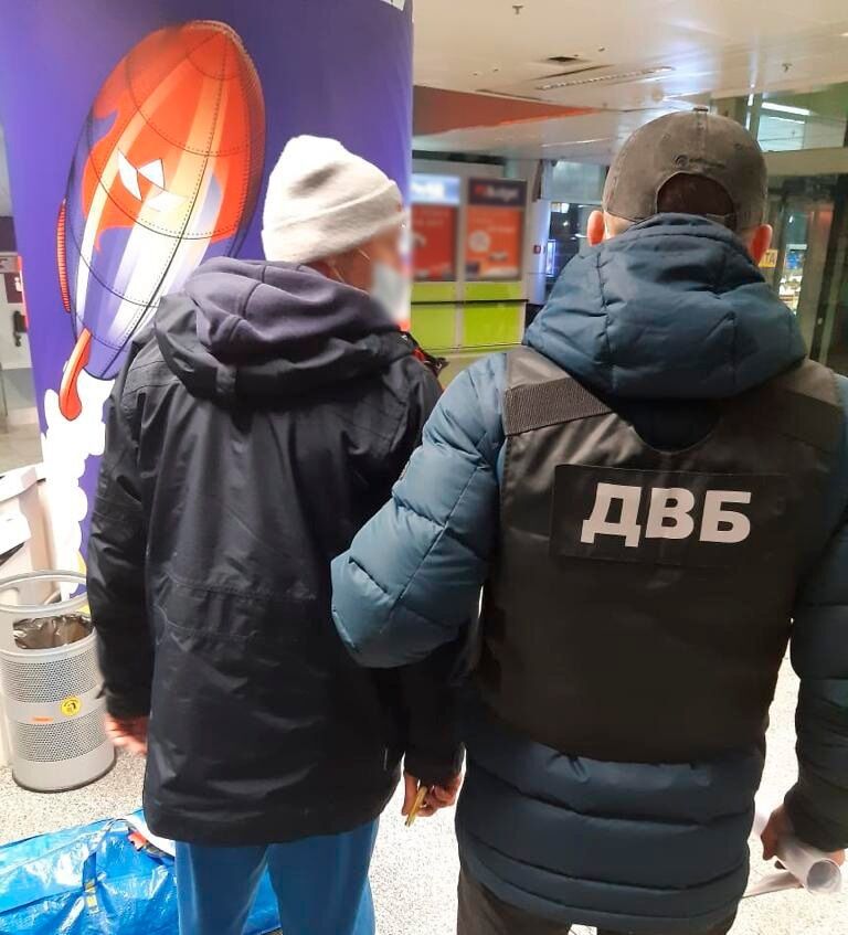 В Україну екстрадовано організатора житомирського наркоугруповання