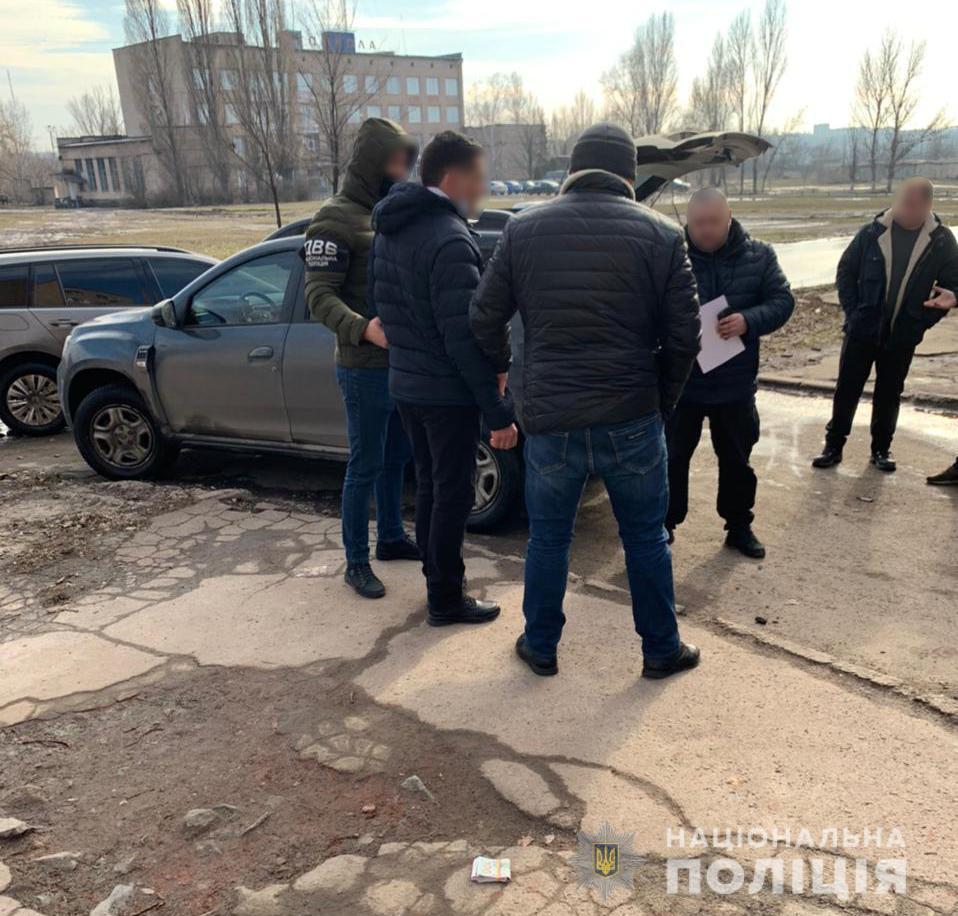 Внутрішня безпека Нацполіції викрила на вимаганні хабаря поліцейського Дніпропетровщини