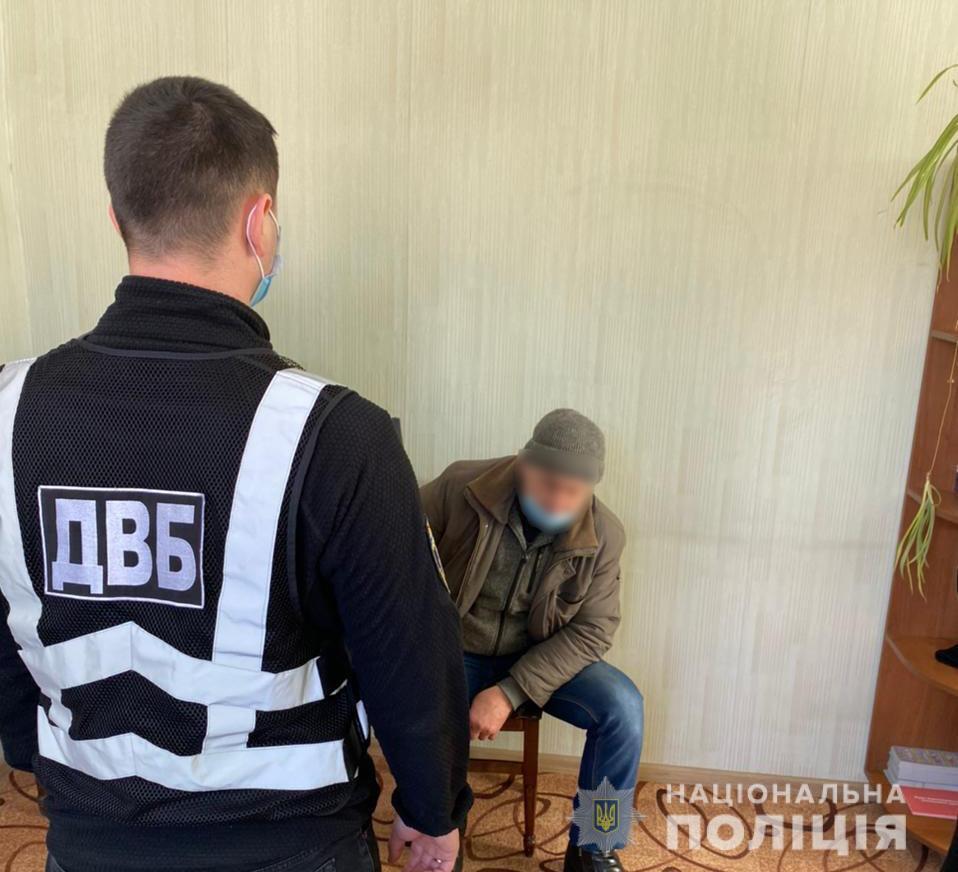 Мешканцю Хмельниччини загрожує до восьми років позбавлення волі за спробу надати поліцейському хабаря